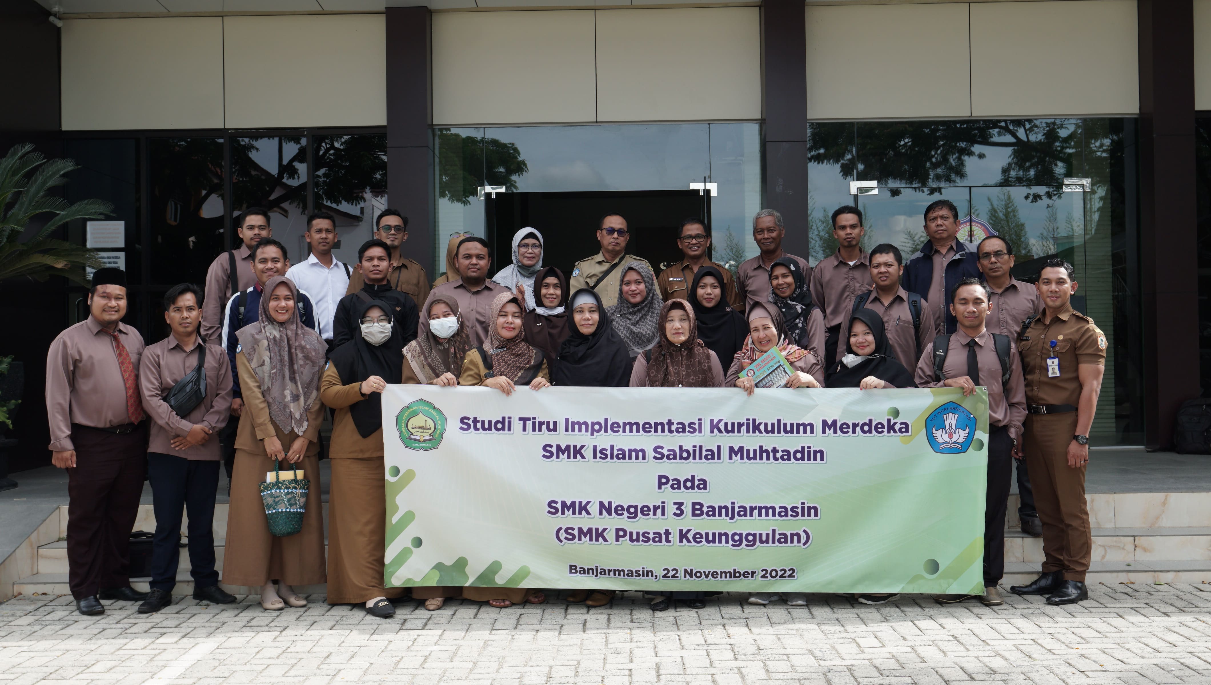 SMK Islam Sabilal Muhtadin Dalam Kegiatan Studi Tiru dan Silaturrahmi Dengan SMKN 3 Banjarmasin